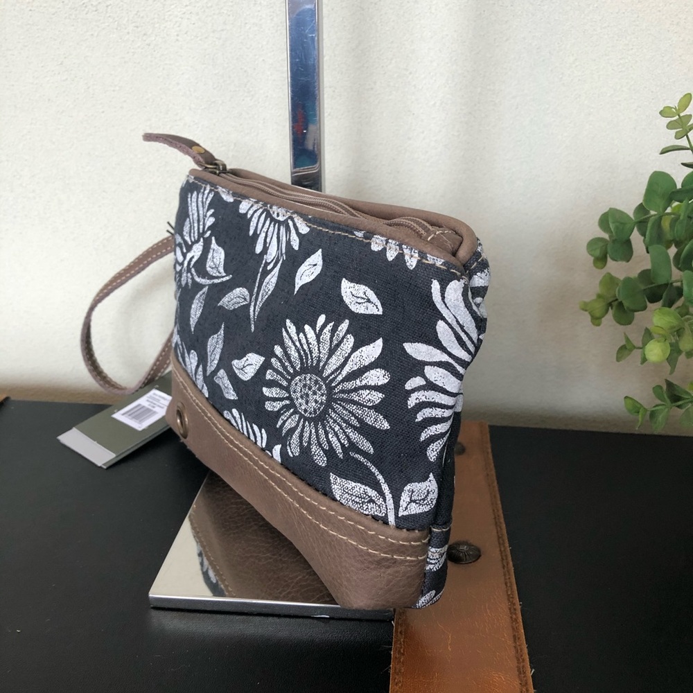 Myra bag sunflower pouch wristlet NWT - Picture 2 of 4